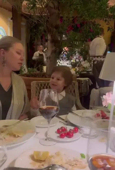 Слёзы счастья: как Елизавета Арзамасова отпраздновала свой день рождения с семьёй