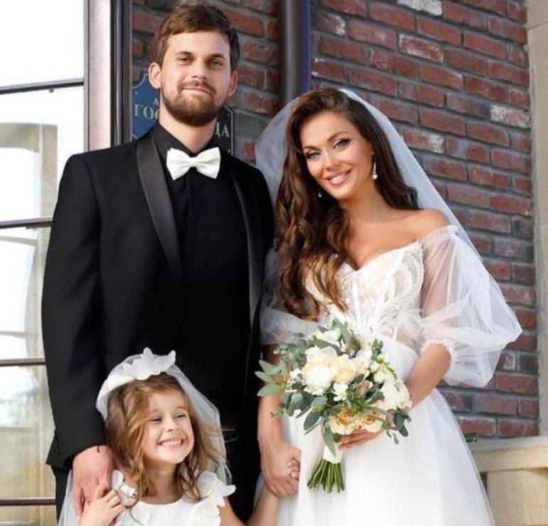 Бывшая солистка группы Hi-Fi Татьяна Терешина призналась, что не смогла бы прожить на сто тысяч рублей красота,наши звезды,певица,Татьяна Терешина,шоубиz,шоубиз