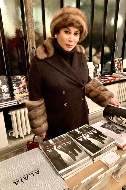 Наталья Водянова и Наоми Кэмпбелл на открытии мемориала Аззедина Алайи в Париже новости моды