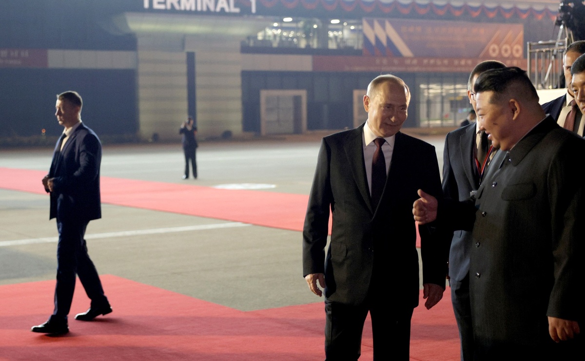 Несколько часов назад президент России прибыл в Вьетнам, и в ближайшее время ему предстоит провести в этой стране ряд важных встреч. Ну, а пока американцы пытаются «отойти» от поездки Путина в КНДР.-5