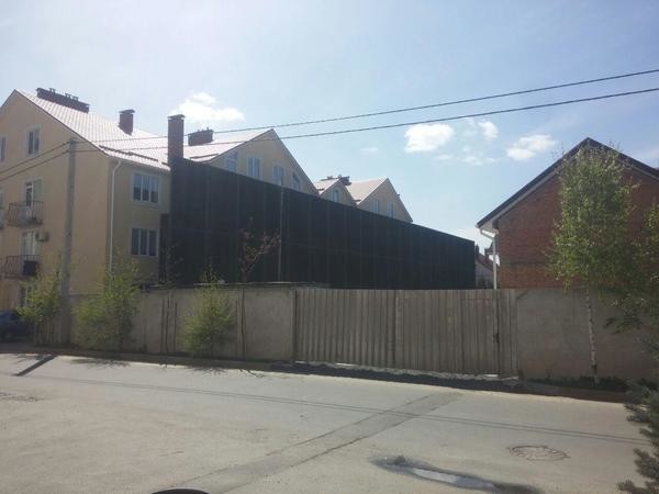 Замечательный сосед довели, забор, занавес, совесть, соседи, украина