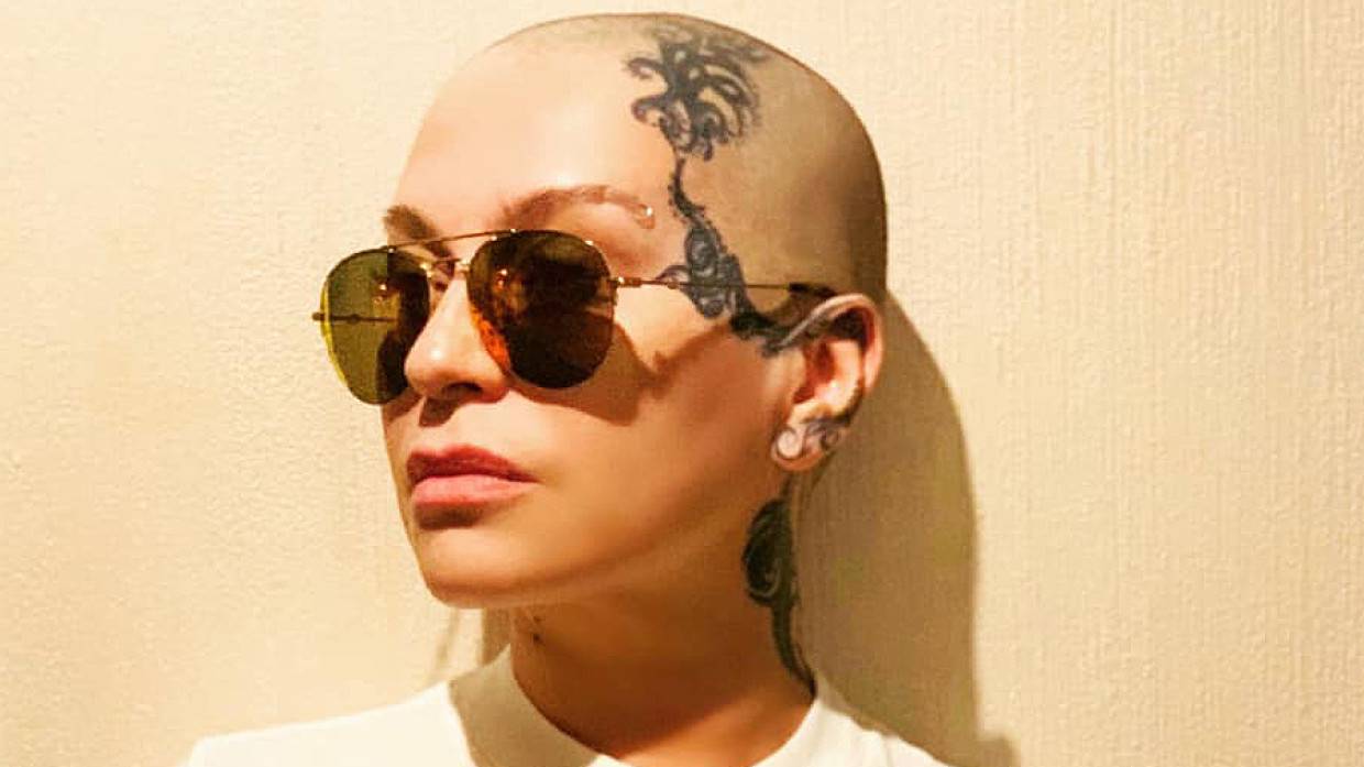 Наргиз публично призналась в пристрастии к алкоголю на концертах