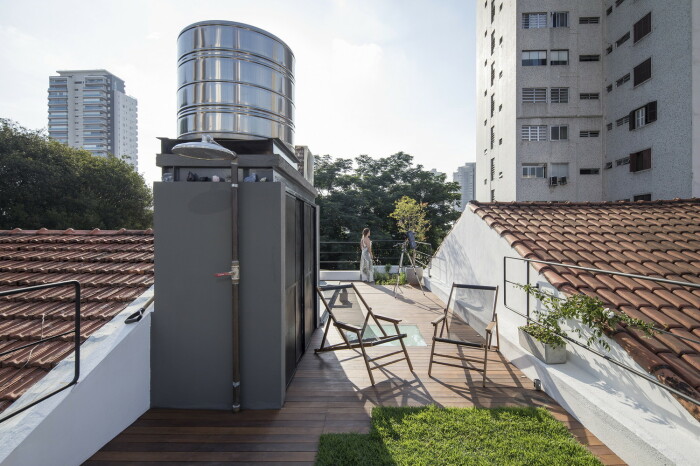 Бразильские архитекторы превратили узкий и полуразваленный дом в современное жилище интерьер и дизайн,ремонт и строительство