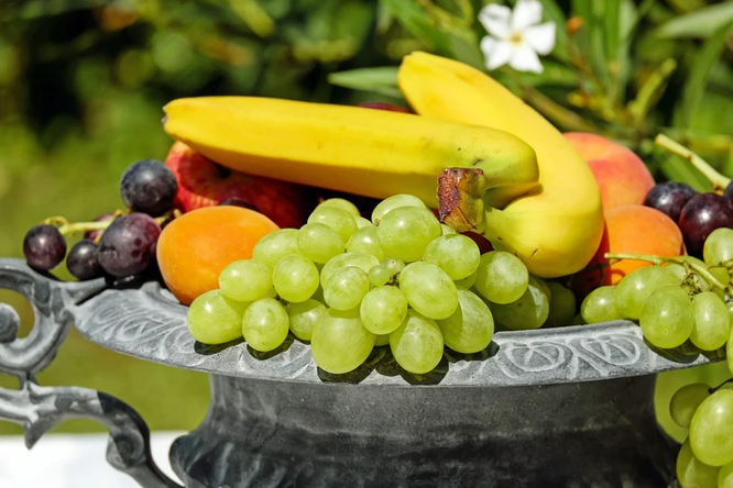 От этих фруктов стоит отказаться после 50 лет: больше вреда, чем пользы