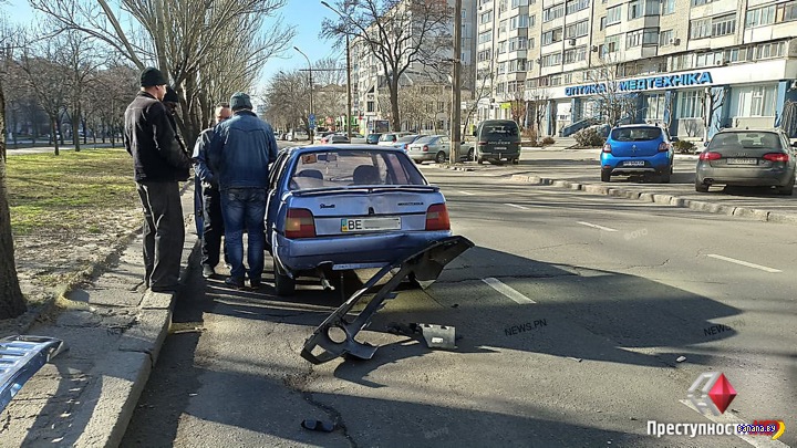 Кто же мог так разворотить Hummer?! Украина, внутренний, выпускался, Запорожье, убогий, недорогой, украинский, автомобильчик, поставлявшийся, рынок, знайте, сложно, продать, подобное, говно, границу, тарантас, показал, неожиданную, ЗАЗ1103