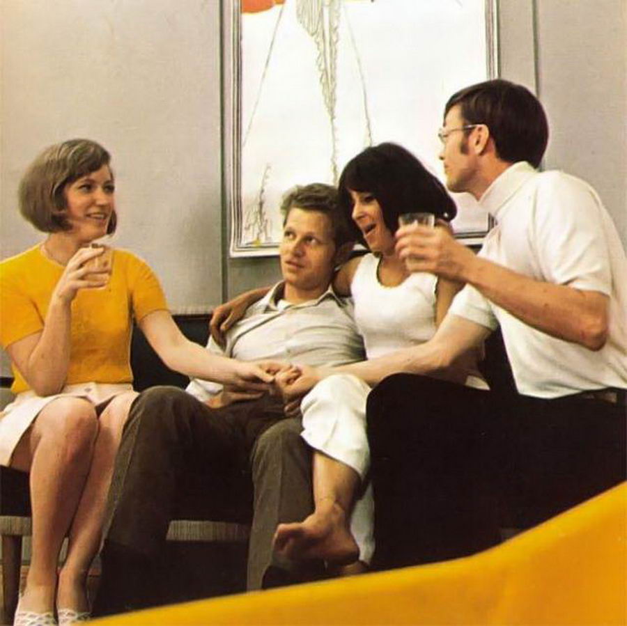 33 фотографии, которые показывают, как люди проводили вечеринки в 1970-х 33 фотографии, которые показывают, как люди проводили вечеринки в 1970-х