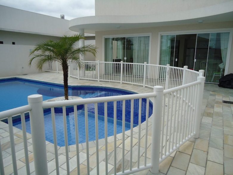 Отличная альтернатива обычному забору Отличная альтернатива обычному забору забор из пвх труб,своими руками,сделай сам