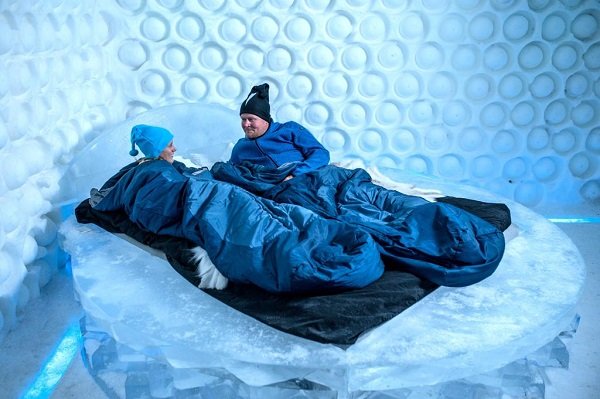 Леденящая красота ледяного отеля в Юккасъярви 