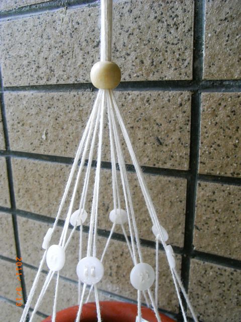 Поделки для интерьера. Столик из банок и кашпо из ниток Поделки для интерьера. Столик из банок и кашпо из ниток идеи