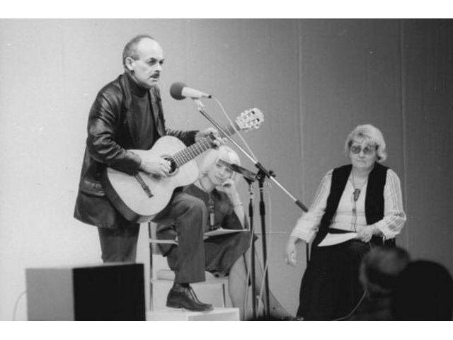 Можем ли мы примириться с белыми и власовскими гитлеровцами? Можем ли мы примириться с белыми и власовскими гитлеровцами? россия