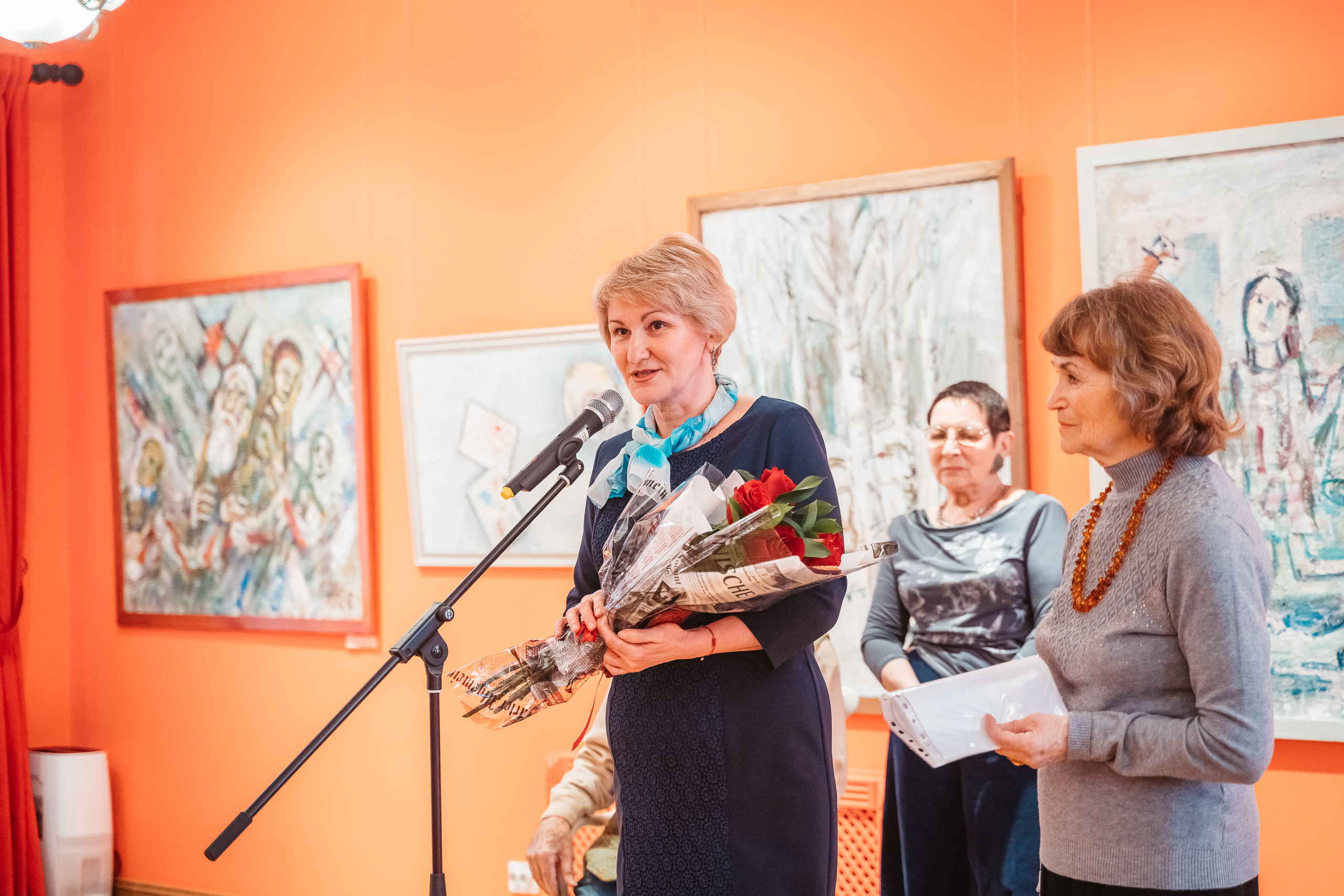 Путь к себе: в Твери открылась персональная выставка Льва Снегирёва