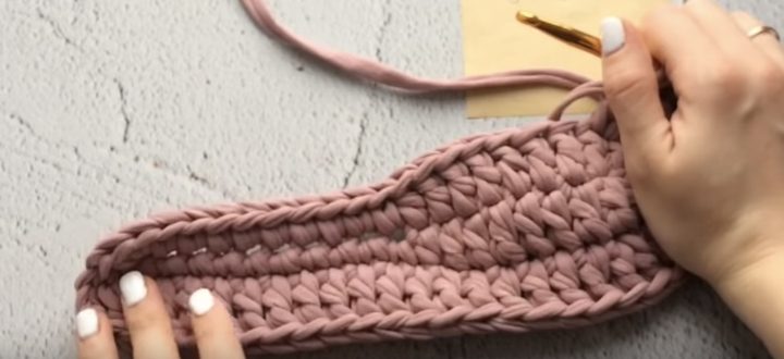 Вяжем тапочки с двойной подошвой из трикотажной пряжи Вяжем тапочки с двойной подошвой из трикотажной пряжи вязание спицами,рукоделие,своими руками