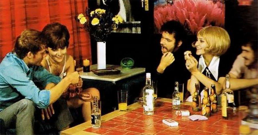 33 фотографии, которые показывают, как люди проводили вечеринки в 1970-х 33 фотографии, которые показывают, как люди проводили вечеринки в 1970-х