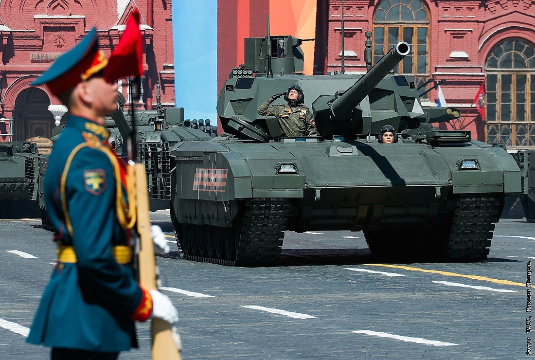 "Куда же подевалась наша хваленая военная техника?" - журналист Медведев не побоялся адресовать этот вопрос властям
