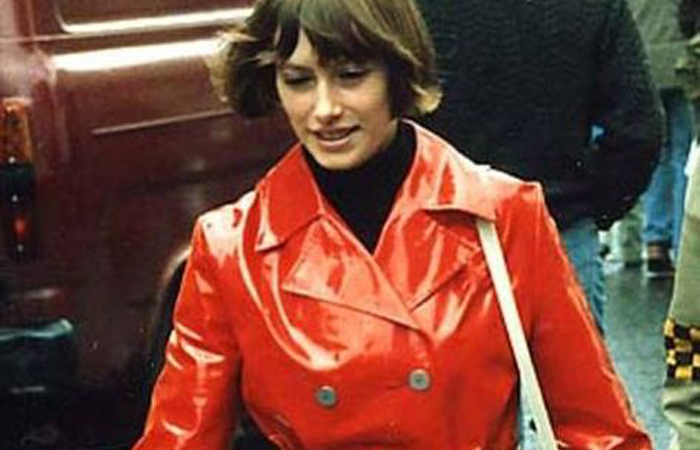 В СССР плащи были в тренде у мужчин и женщин.