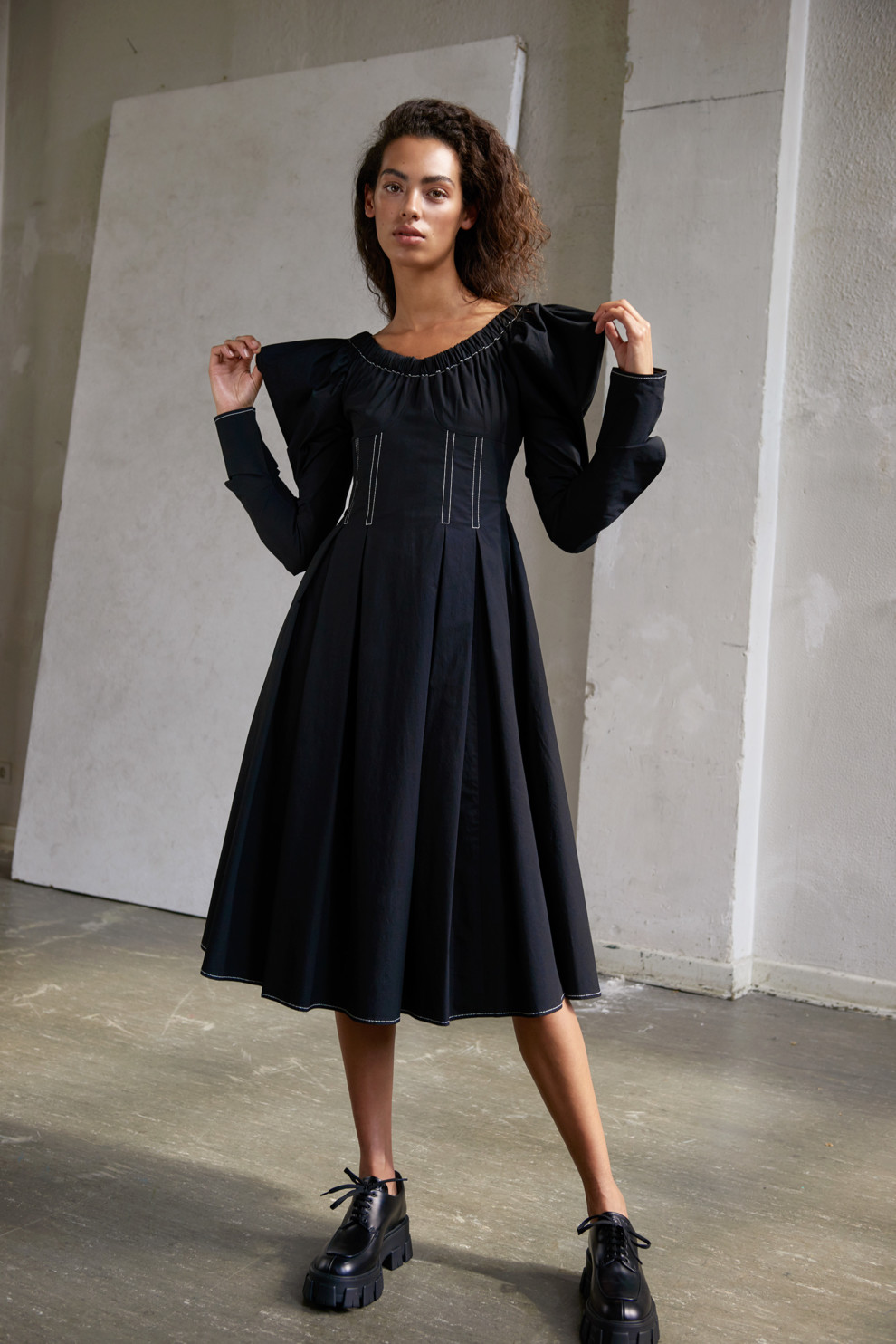 Минимум всего: самые лаконичные платья этой осени Минимум всего: самые лаконичные платья этой осени мода и красота,модные образы,одежда и аксессуары,стиль