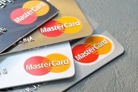 В Кремле допустили запрет на использование карт Visa и Mastercard