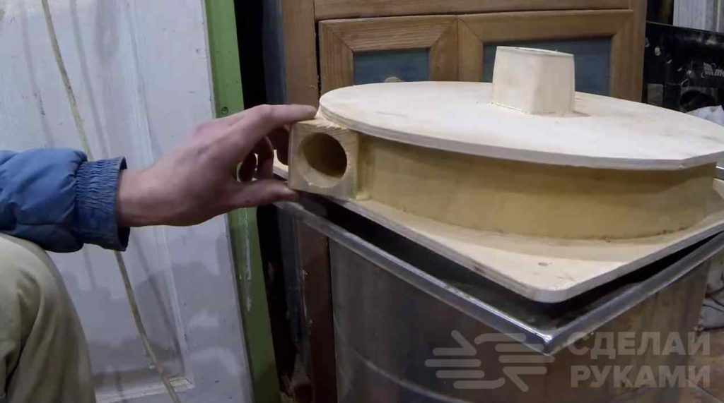 Сепаратор-стружкосос из бака советской стиралки Сепаратор-стружкосос из бака советской стиралки