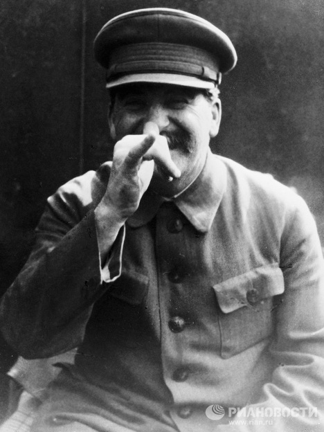 Если взглянуть на Сталина повнимательнее... Если взглянуть на Сталина повнимательнее... Война и мир