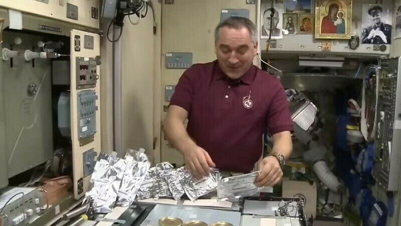 Видео: как выглядит завтрак космонавтов