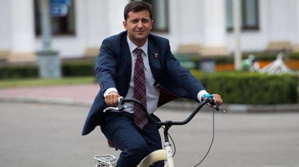 Политолог Михеев сравнил Украину с бегающей между Россией и Западом собачкой Политолог Михеев сравнил Украину с бегающей между Россией и Западом собачкой Политика