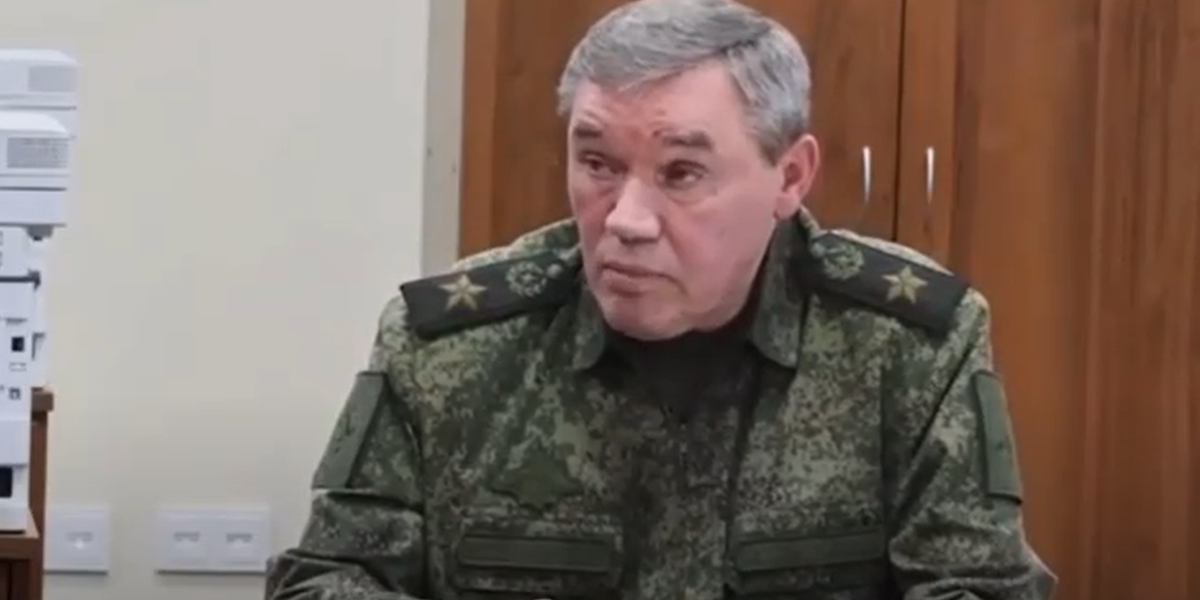 Путину доложили: 10,5 тысяч ВСУшников окружены в Покровске и Купянске. Это правда "котлы" или опять убегут?