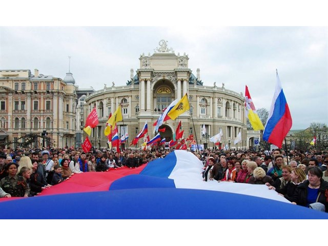 В оккупированных городах по памятникам не плачут украина