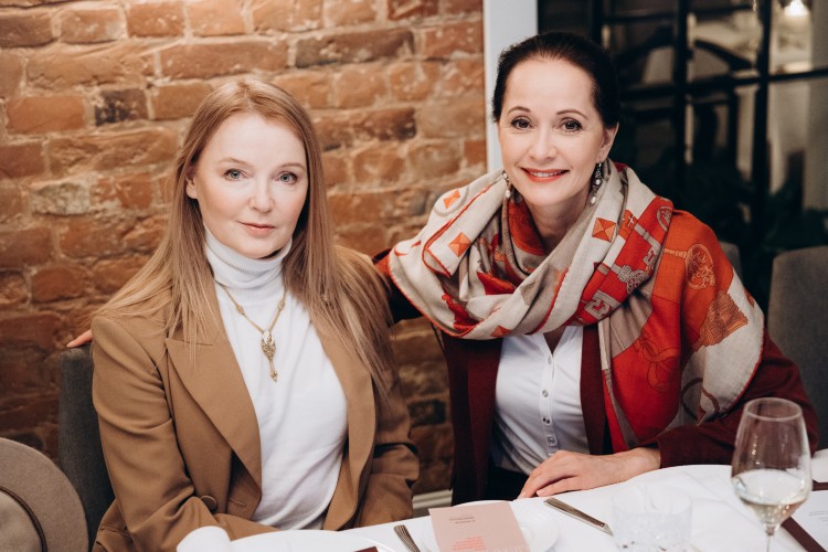 Олеся Судзиловская, Ольга Кабо и Эвелина Бледанс на ужине в Москве Звезды,Новости о звездах