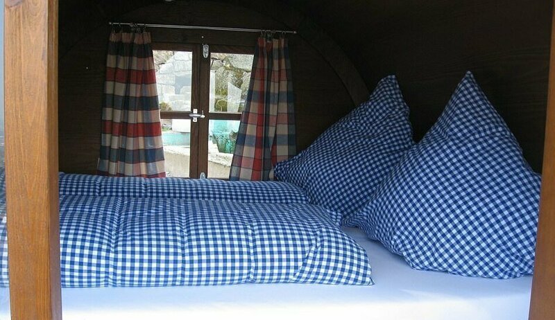 Немецкий отель, постояльцы которого живут в винных бочках заграница,отдых,туризм