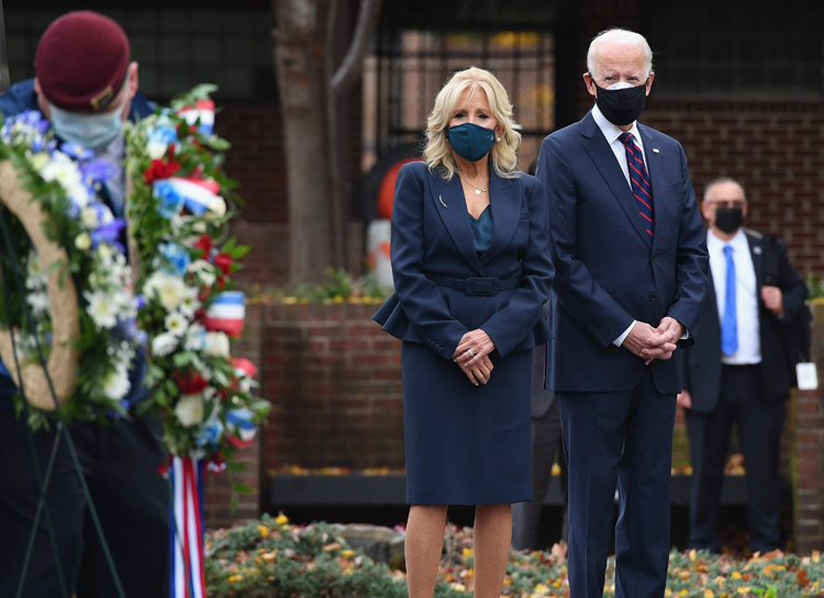 Дональд и Мелания Трамп впервые появились на публике после проигрыша в президентских выборах Звезды,Новости о звездах