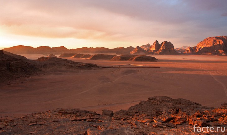 Кусочек Марса на Земле – пустыня Вади Рам Вади-Рам,необычные места,пустыня