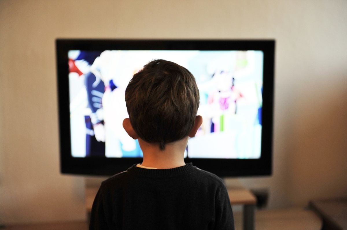 Как правильно выбрать диагональ телевизора? Считаем дюймы гаджеты
