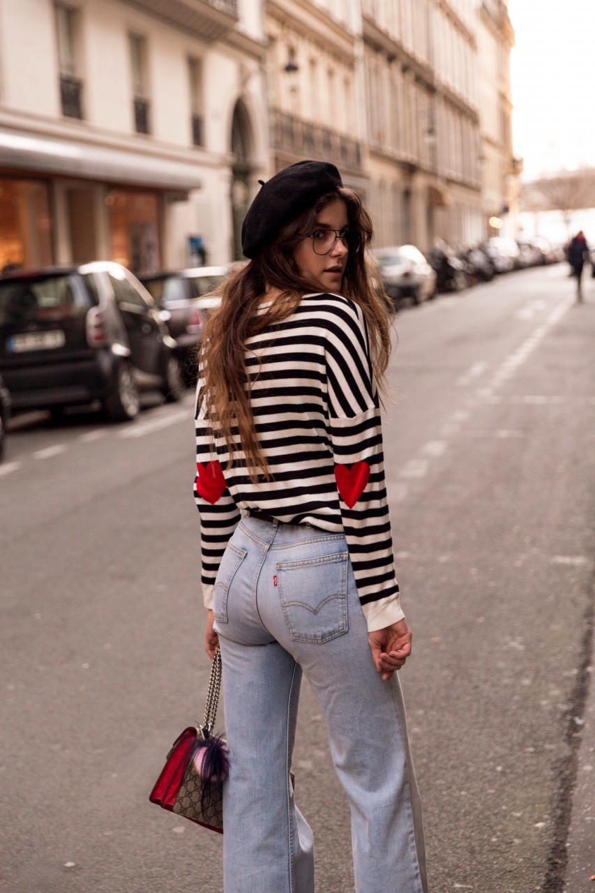 The-Fashion-Fraction-Paris-Fashion-Week-FW2017-18-Streetstyle-Sweater-Heart-Elbow-Outfit-Inspiration-Best-Swiss-Blog-Schweizer-Modeblog-Levis-Wide-Legs-Pants-Gucci-Dionysus-Bag-9