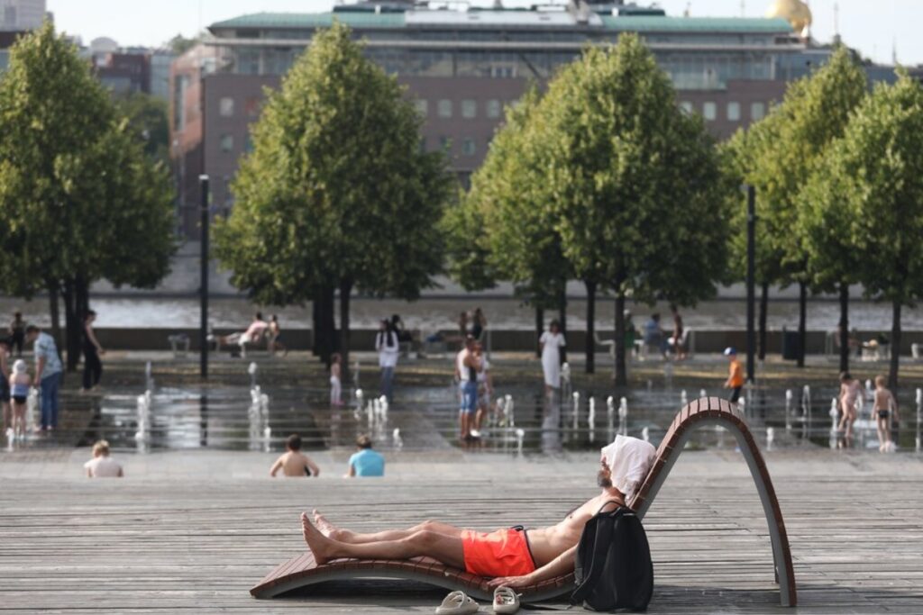 Москва прощается с летним зноем