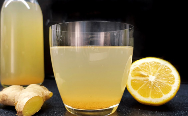 Напиток для сжигания лишнего жира: смешиваем имбирь, лимон и смотрим на результат через неделю