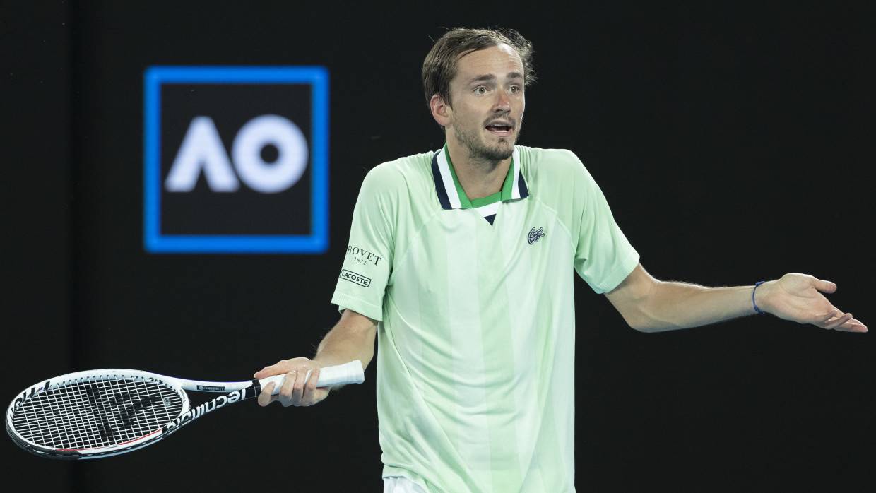 Медведев назвал безмозглыми болельщиков в финале Australian Open