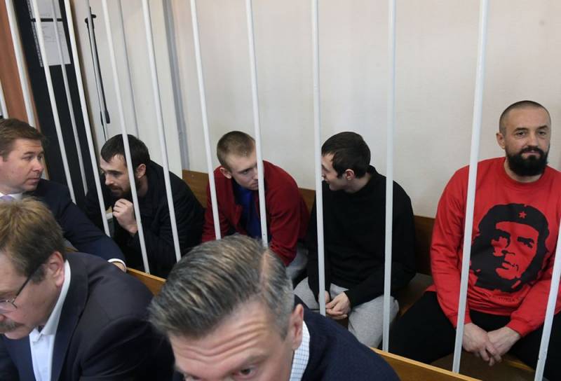 Украинцам, задержанным в Керченском проливе, начали предъявлять обвинения