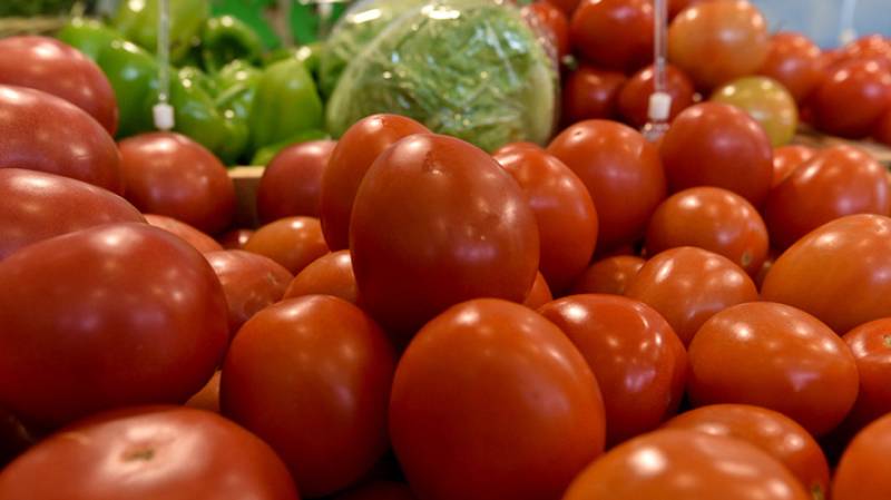 Калининградцы возмущены взлетевшими ценами на помидоры и огурцы