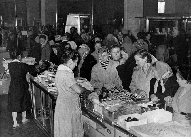 Как жилось в СССР на среднюю зарплату? Как жилось в СССР на среднюю зарплату? советский период, советский союз, социализм, ссср