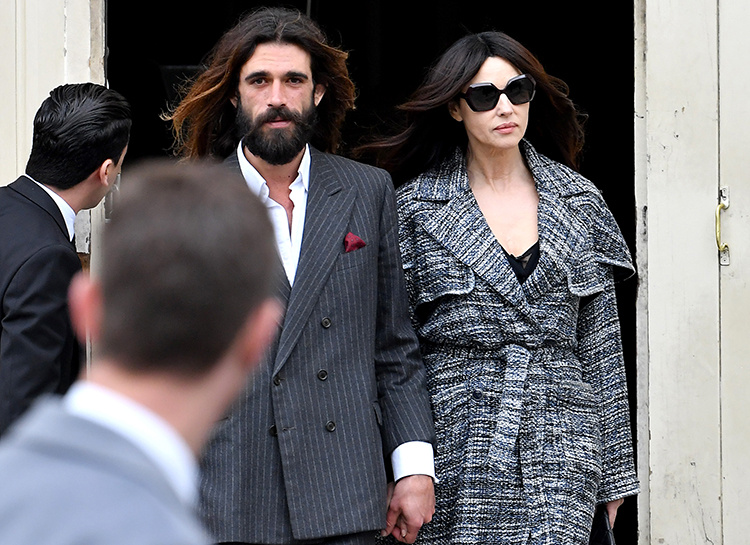 Моника Белуччи впервые вышла в свет с молодым бойфрендом Звезды / Звездные пары