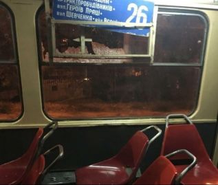 В Харькове неизвестные расстреляли трамвай, жертв среди пассажиров нет