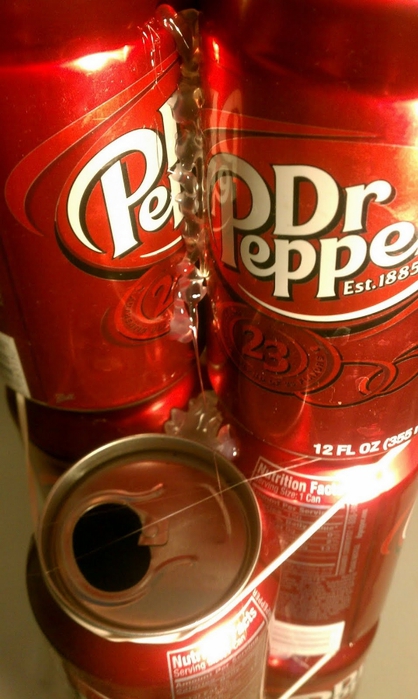 Поделки для интерьера. Столик из банок и кашпо из ниток Поделки для интерьера. Столик из банок и кашпо из ниток идеи