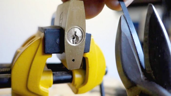 Как вытащить обломок ключа из замка ключ в замке,мастер на все руки,полезные советы