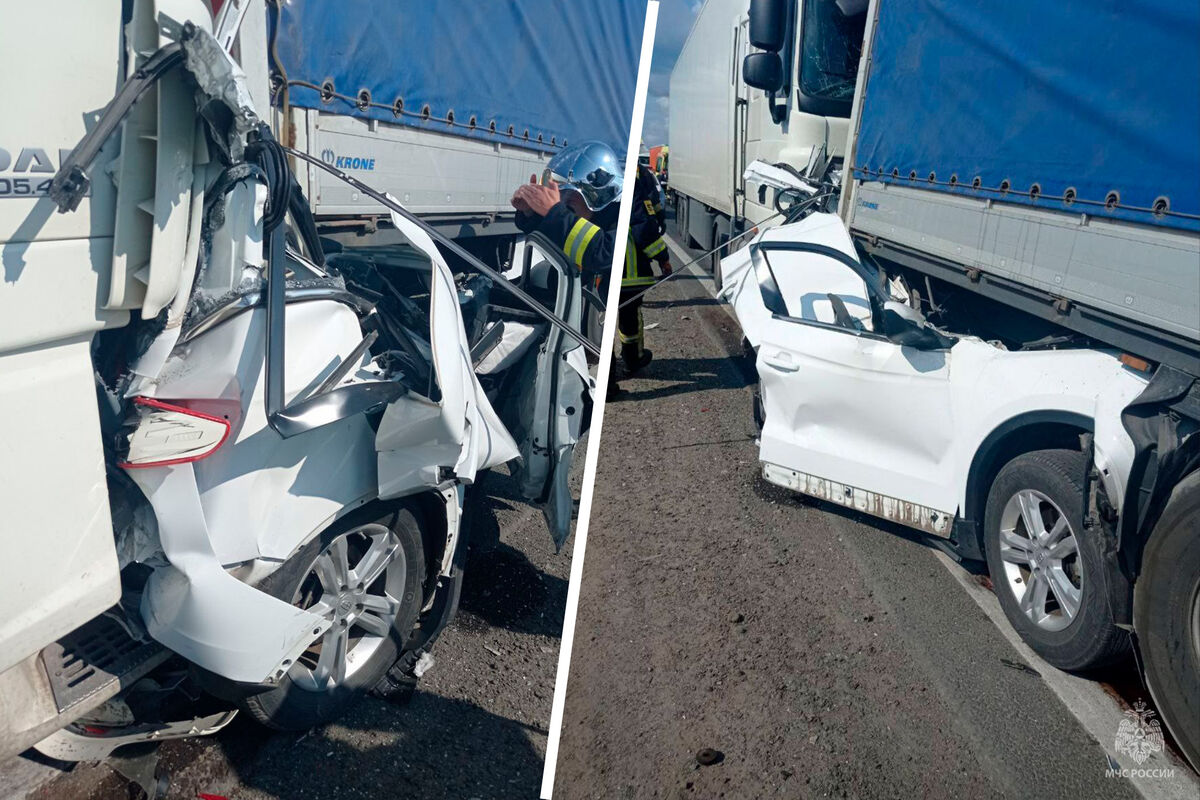 В Нижегородской области произошло ДТП с участием трех фур и легковой машины.