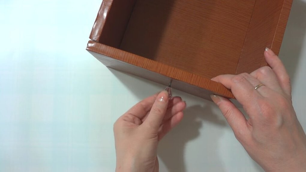 Разрезав картонные коробки и склеивая их, вы получите поразительный результат домашний досуг,мебель,своими руками