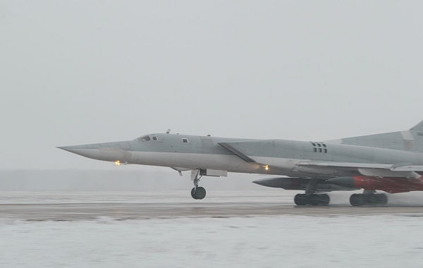 Вьюга нипочём: самолеты дальней авиации РФ прошли испытания суровым климатом