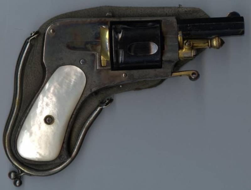 Украшенные револьверы Украшенные револьверы оружие