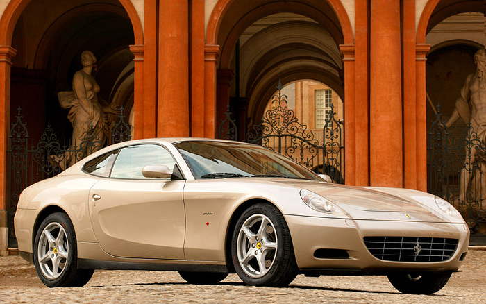Расход топлива Ferrari 612 Scaglietti составляет 1 литр бензина на 3,2 км пути/ Фото: a777aa77.ru
