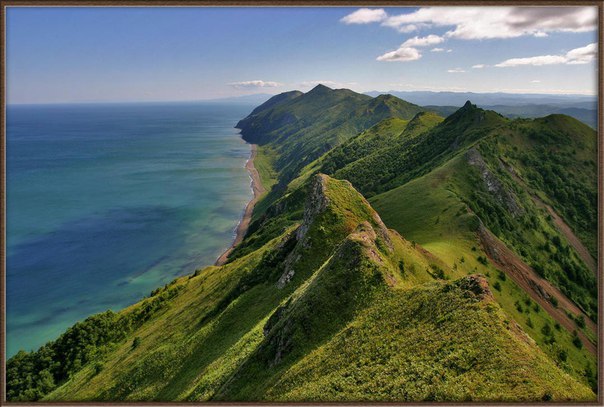 Лето в этом году совершенно не балует нас теплом, а это значит, что пора...