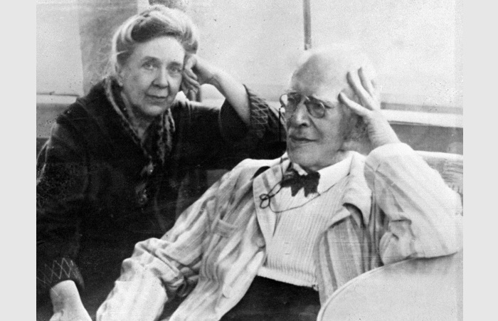 Белка в причёске жены Михалкова, балалайка от Станиславского и другие курьёзы из семейного архива актёра Петра Глебова актер,звезда,фильм,шоубиz,шоубиз